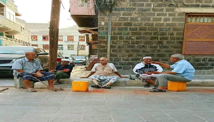 عدن.. بساطة الحياة وعفوية أهلها تعيد الحياة إلى شوارع المدينة