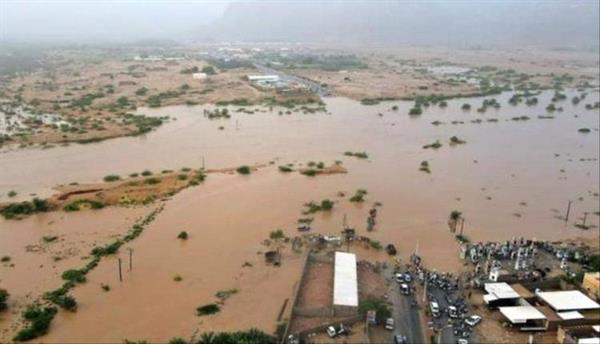 السيول تندفع إلى وادي ثبي في حضرموت