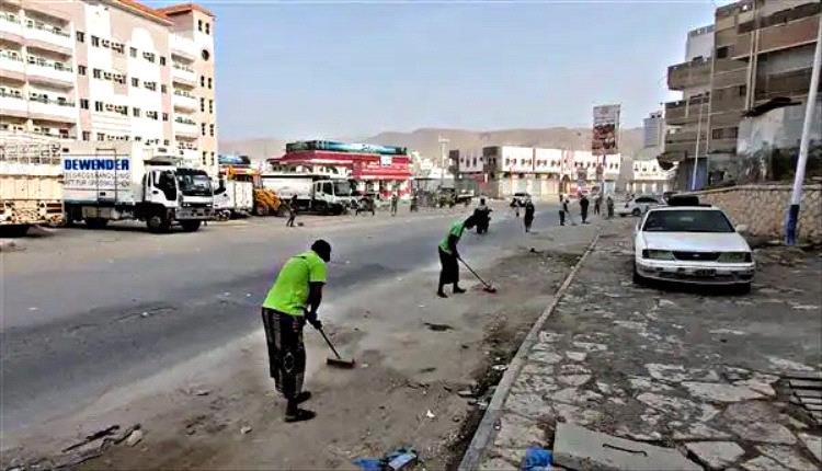 حملة مشتركة لإزالة ورفع مخلفات المنخفض الجوي بالمكلا
 