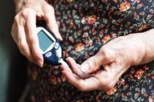 مرض السكر عند كبار السن.. ما المضاعفات المحتملة؟