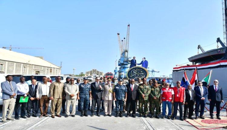 مصر تدفع بمزيد من المساعدات الإنسانية إلى السودان
