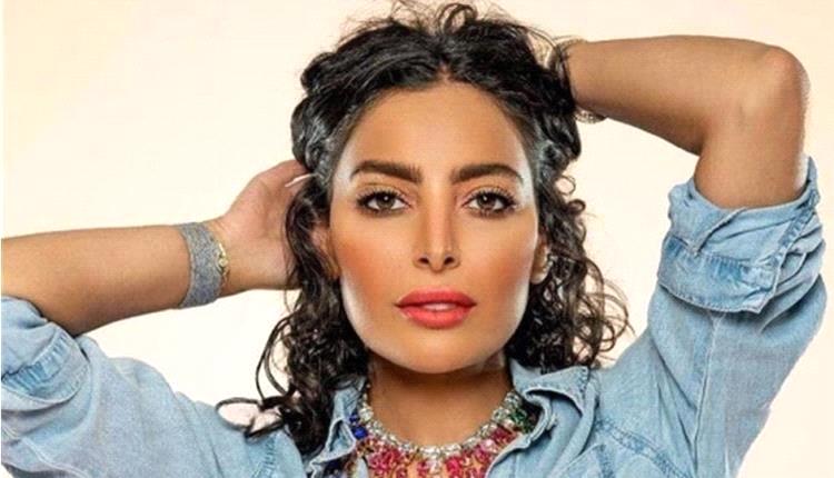 فنانة كويتية تفاجئ جمهورها بخبر زفافها على الهواء
