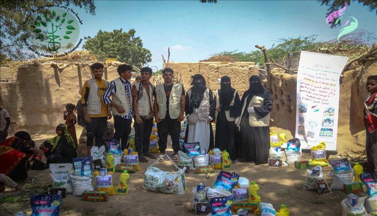 مؤسسة ذو النورين ومؤسسة صلاح جابر بن شعيله توزعان السلال الغذائية في أبين لدعم الفقراء والمحتاجين
